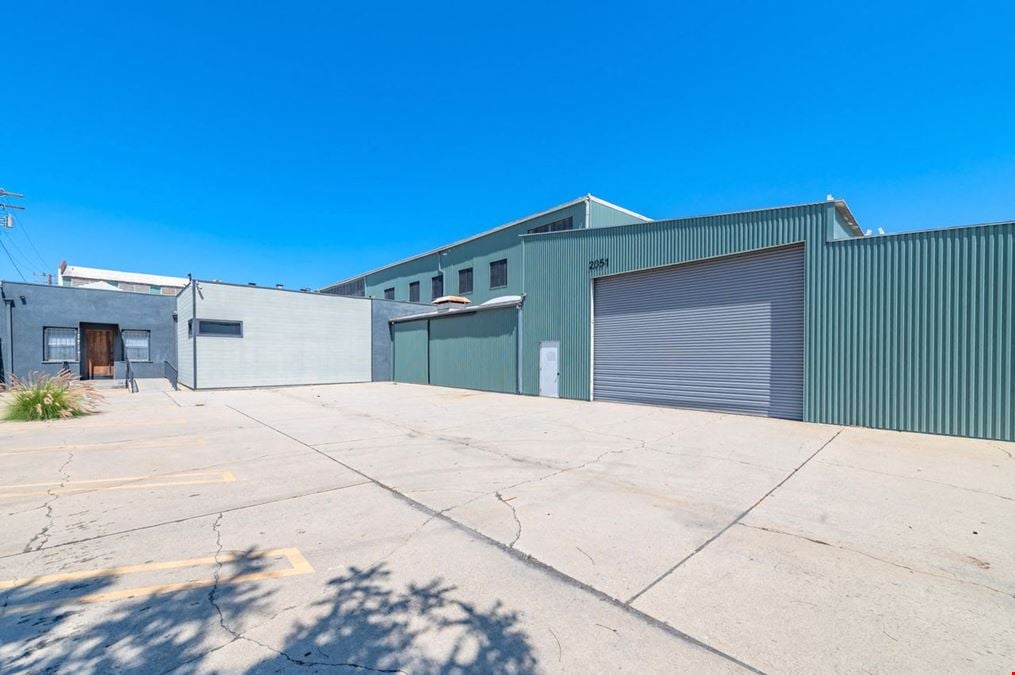 2049-2053 E 38th