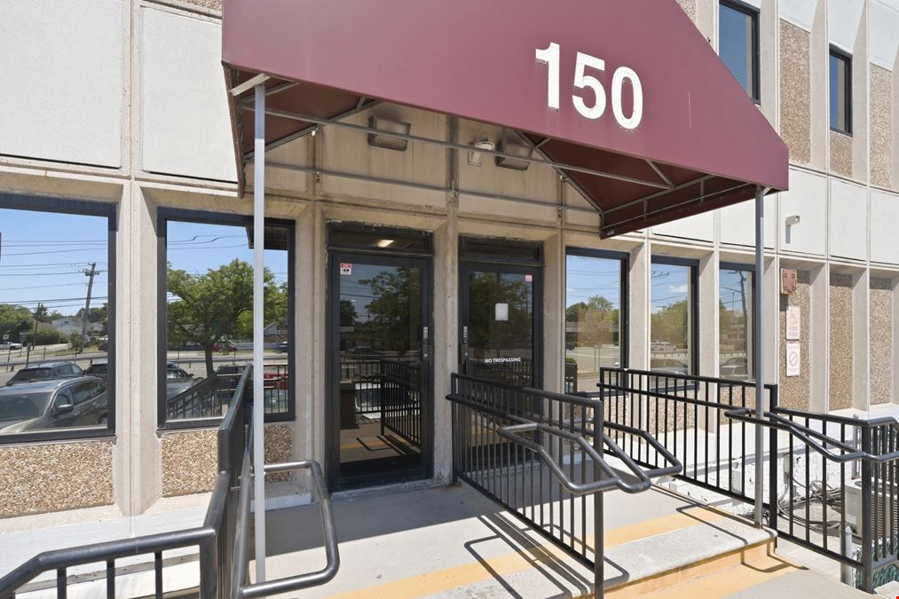 3,900 SF Medical/Professional Office For Lease