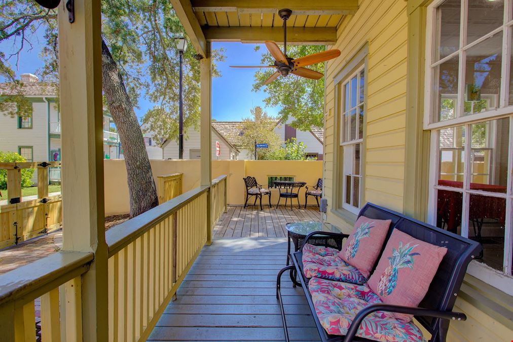 Agustin Inn - A Boutique 17-Room Inn
