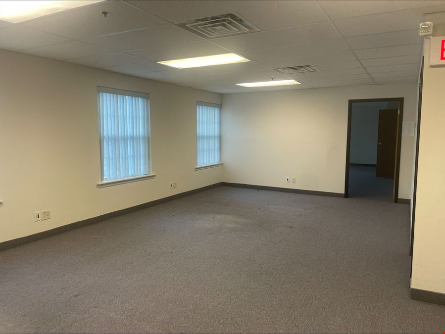 ±400 – 4,000 SF Medical / Professional Suites for Lease