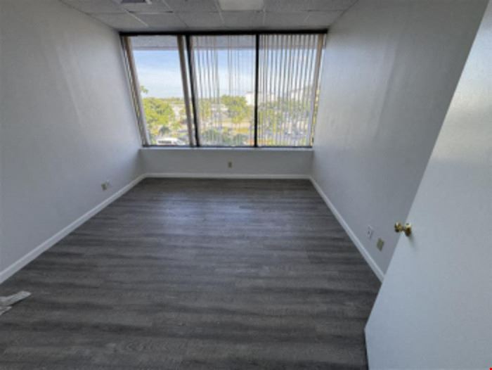 2176 SF Suite 408 Professional and Medical Office Space