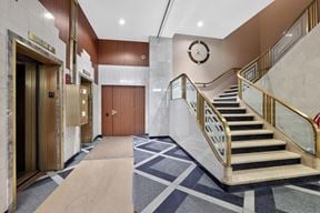 Lender Sale I Iconic Downtown Minneapolis High Rise