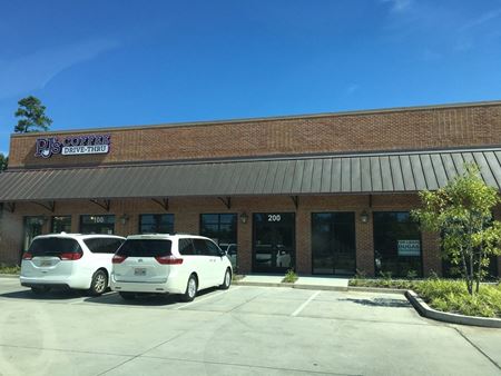 Preview of Retail space for Rent at 925 Girod Street