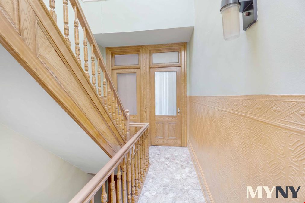 59-05 Catalpa Ave