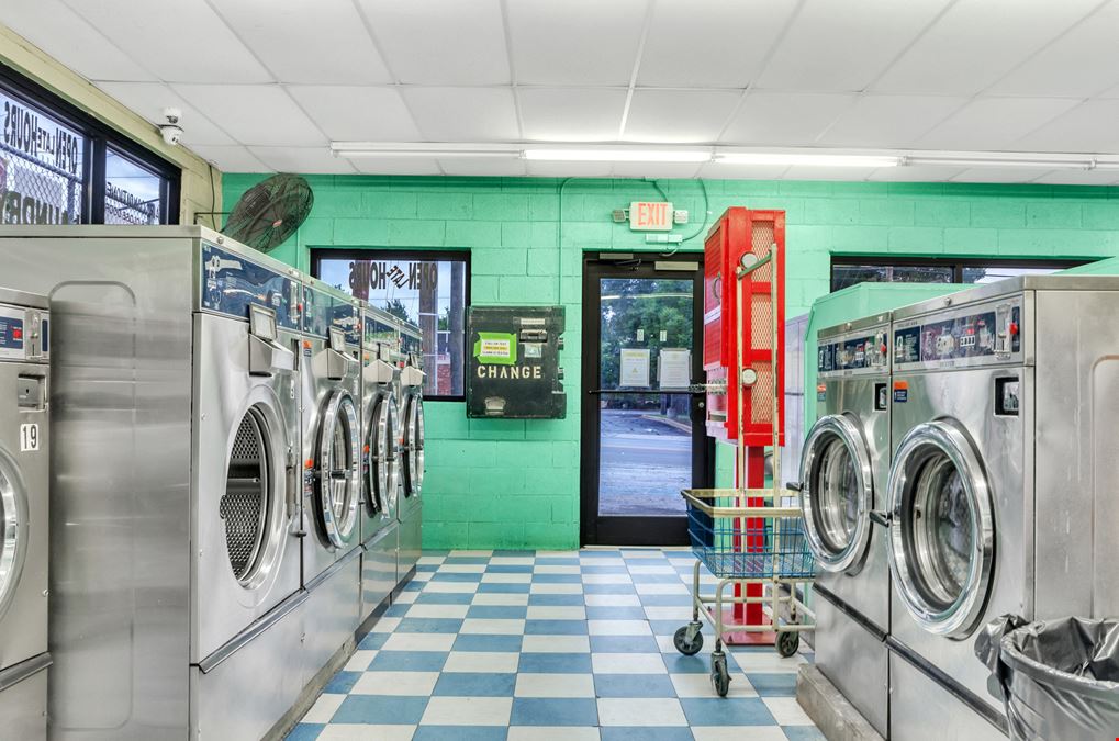 1205 N Franklin - Established Laundromat For Sale w/ Extra Lot