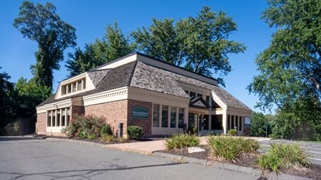 Preview of Retail space for Rent at 838-850 Farmington Avenue