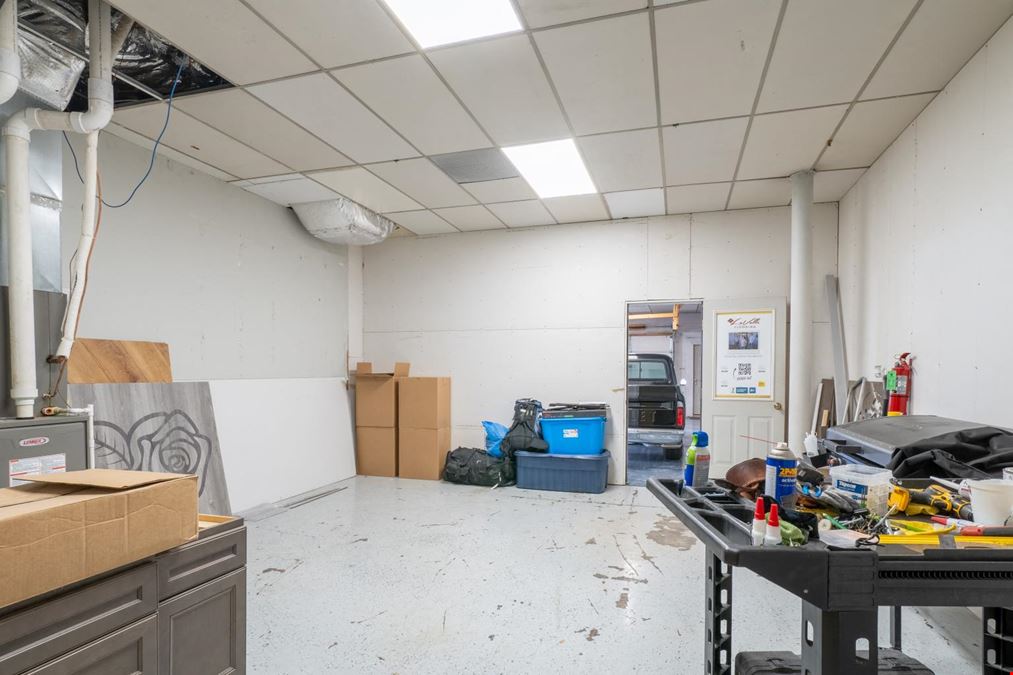 I-94 Visible Flex Space With Overhead Door