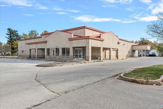 Preview of Retail space for Rent at 920 E North Grand Ave
