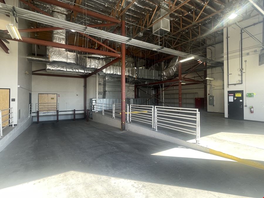 +/-17,360-27,811 SF For Lease Flex/Industrial w/Internal Dock - Hughes Airport Center