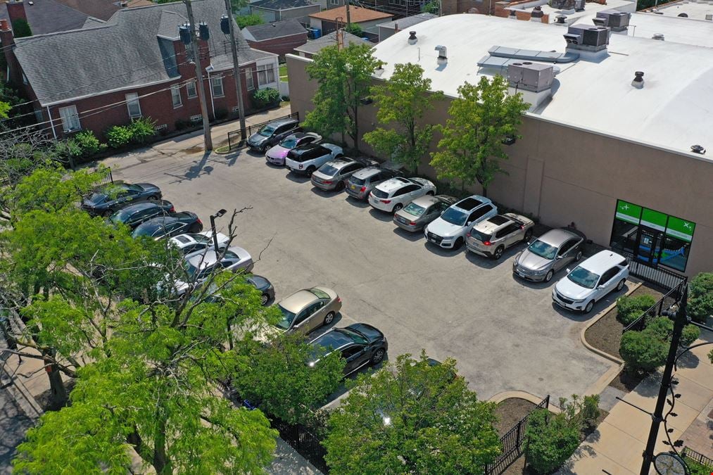 Multi-Tenant Retail Building with Parking Lot at 95th/Western in Chicago