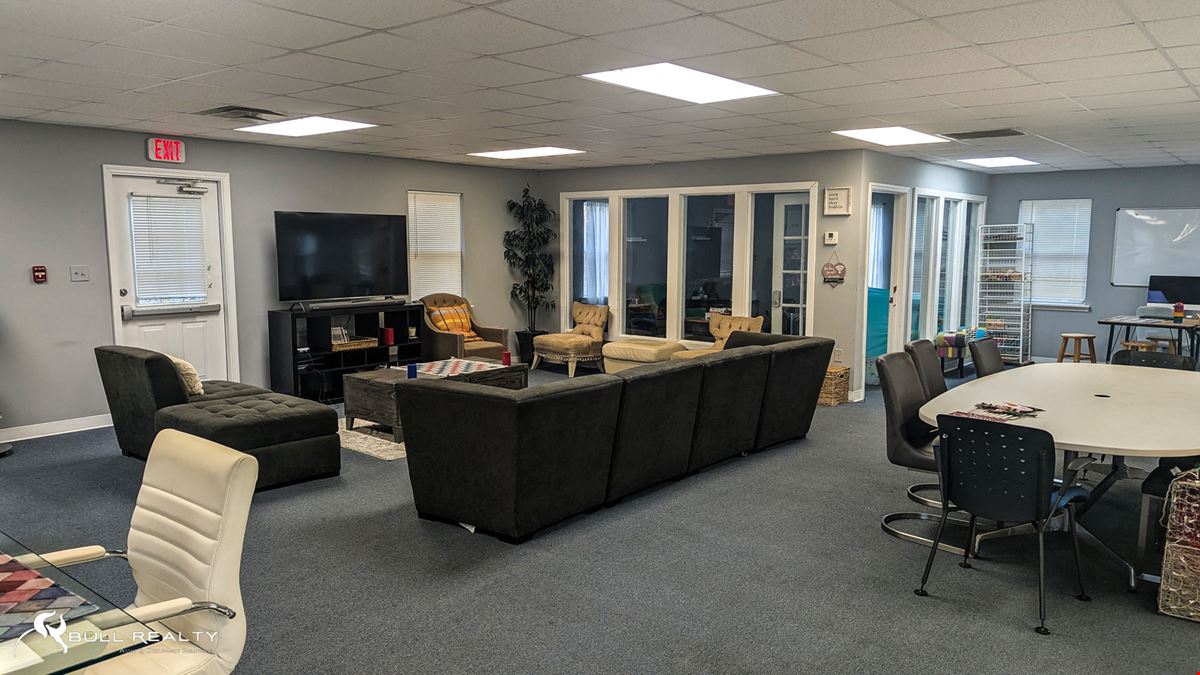 ±2,000 SF Office Building Opportunity