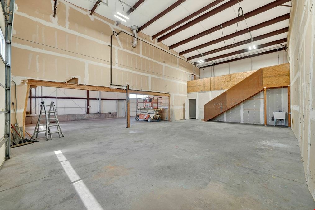 Multi-Tenant Office/Warehouse Asset