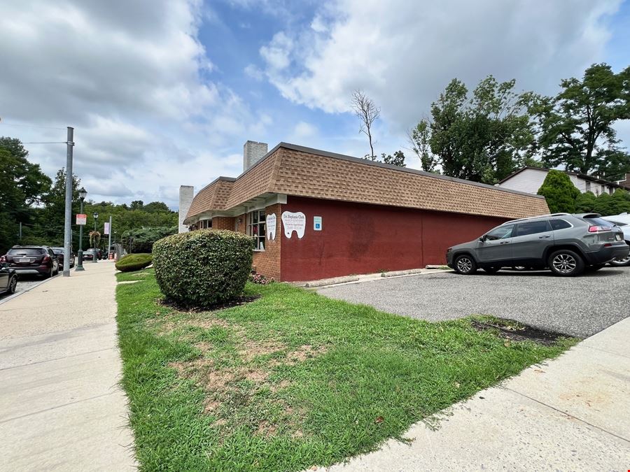 4,400 SF | 7601 Germantown Ave | Commercial Building With 3 Units For Sale