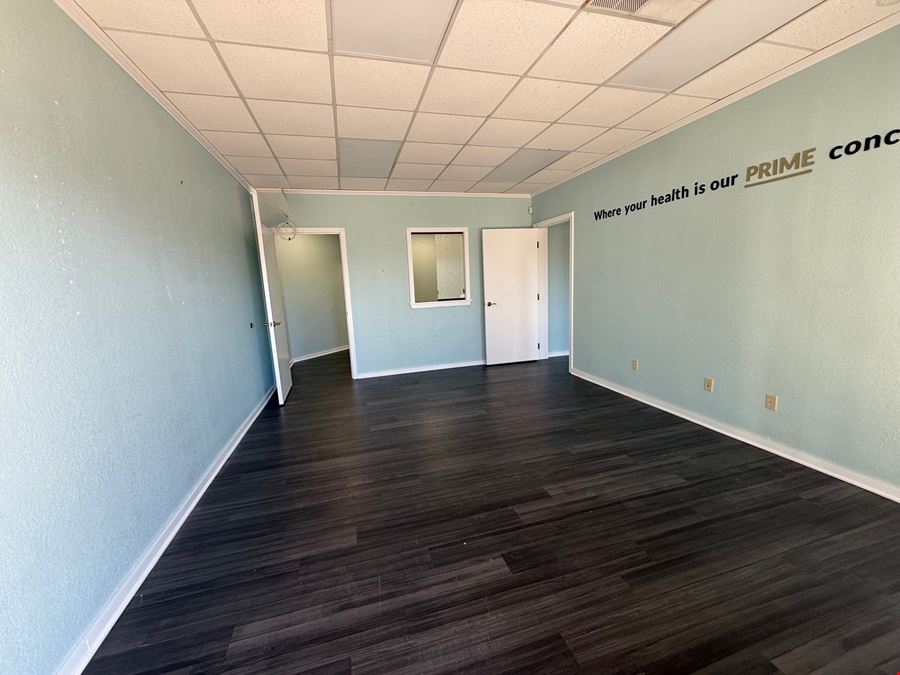 River Oaks Plaza/Office