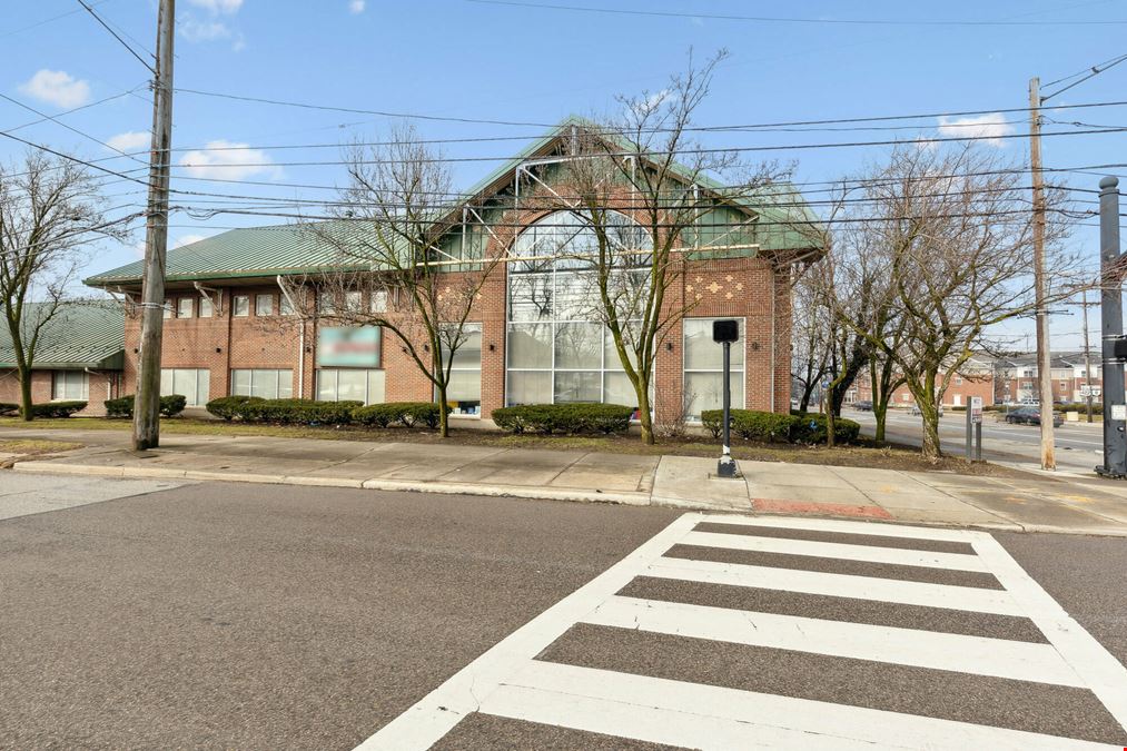 Chagrin Lee Plaza