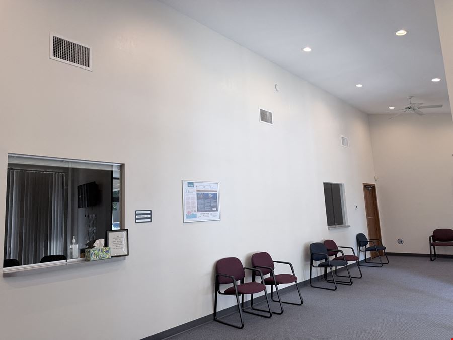 4.500 SF Office/ Medical Facility