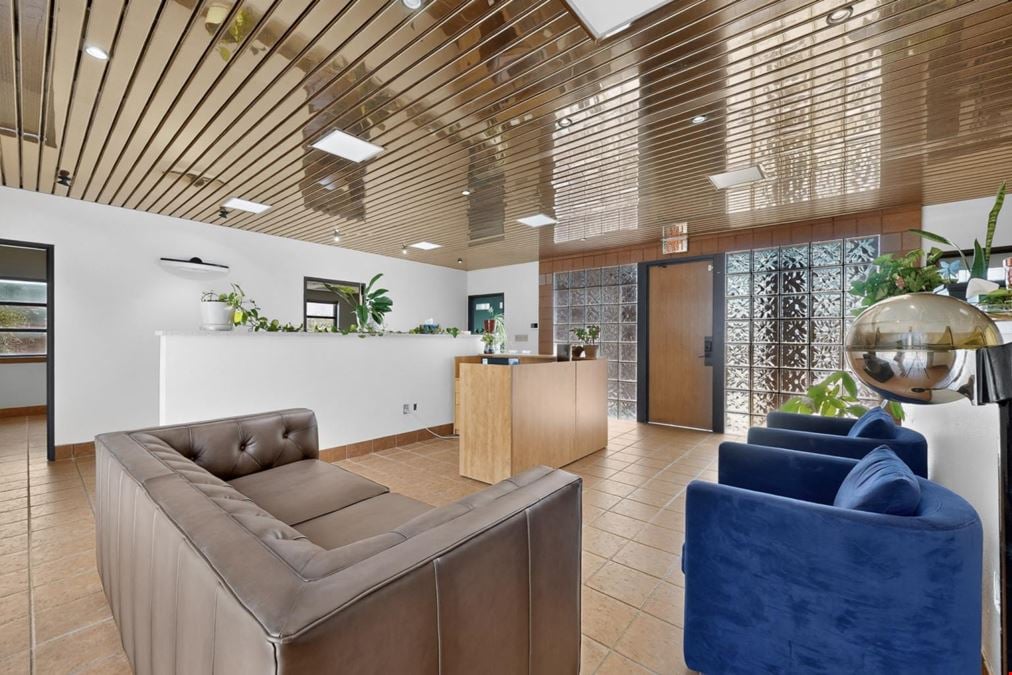 Free-Standing 2,908 SF Office with Montaño Frontage & 16 Spaces