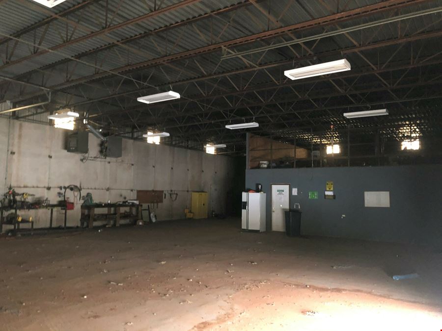 4,750 Office/Shop on 1.82 Acres