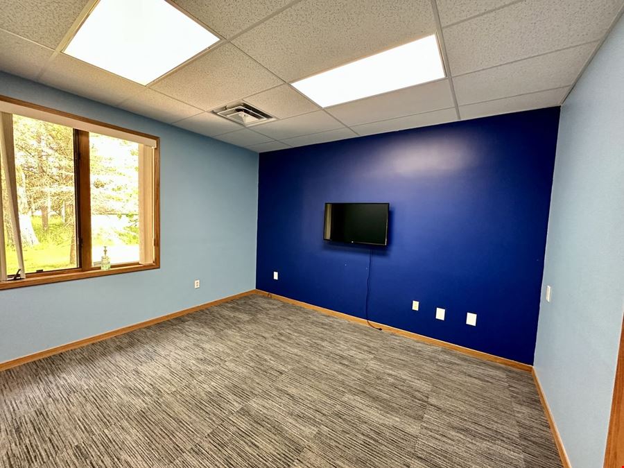 Lake Lansing Road Professional Office Space