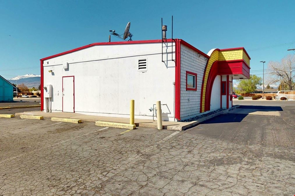 Town & Country Plaza - RETAIL CENTER