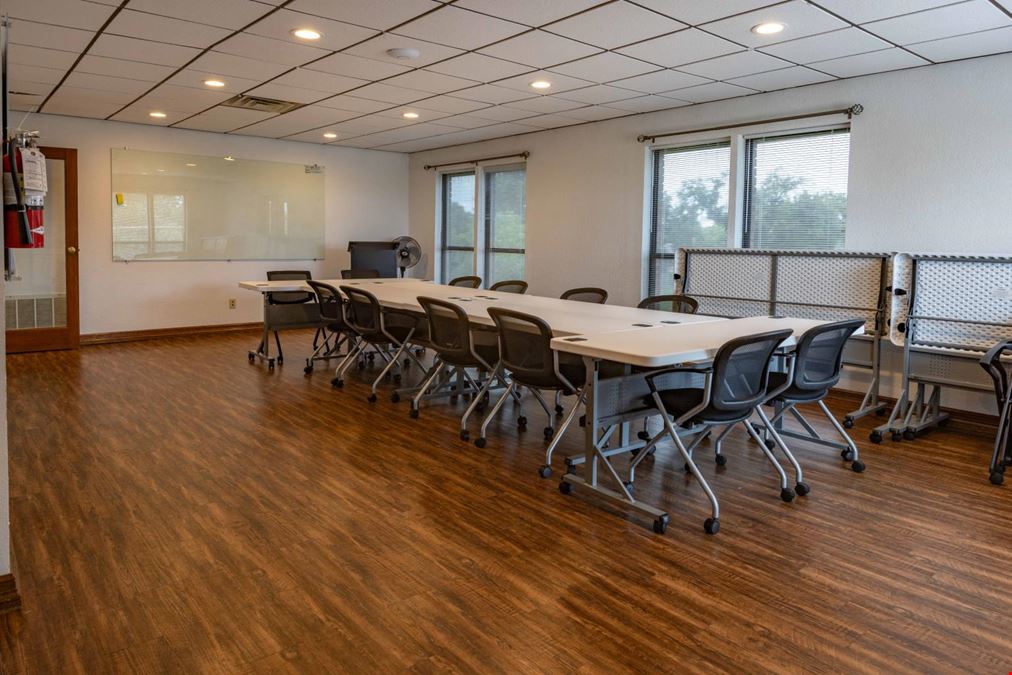 3010 W Park Row Dr, Pantego, TX 76013
