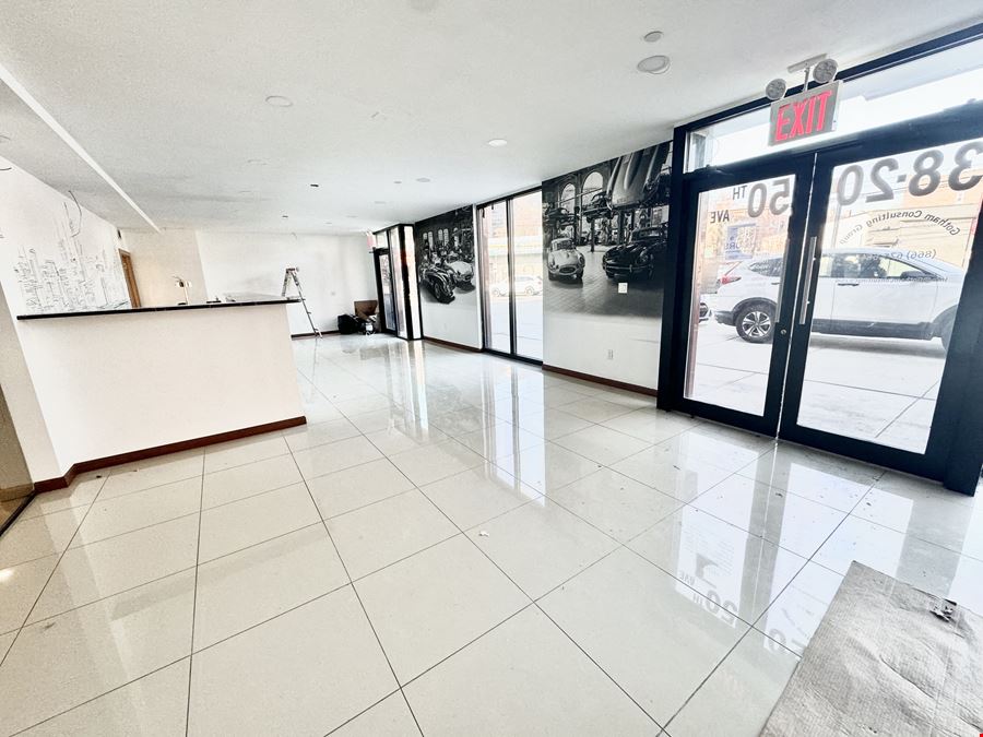 Retail space for lease in Long Island City - new building Approximately 3200 sq ft