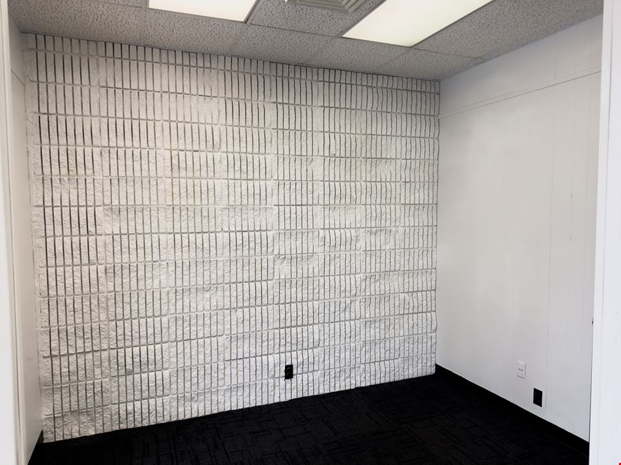 Multi-tenant - 7064 SF