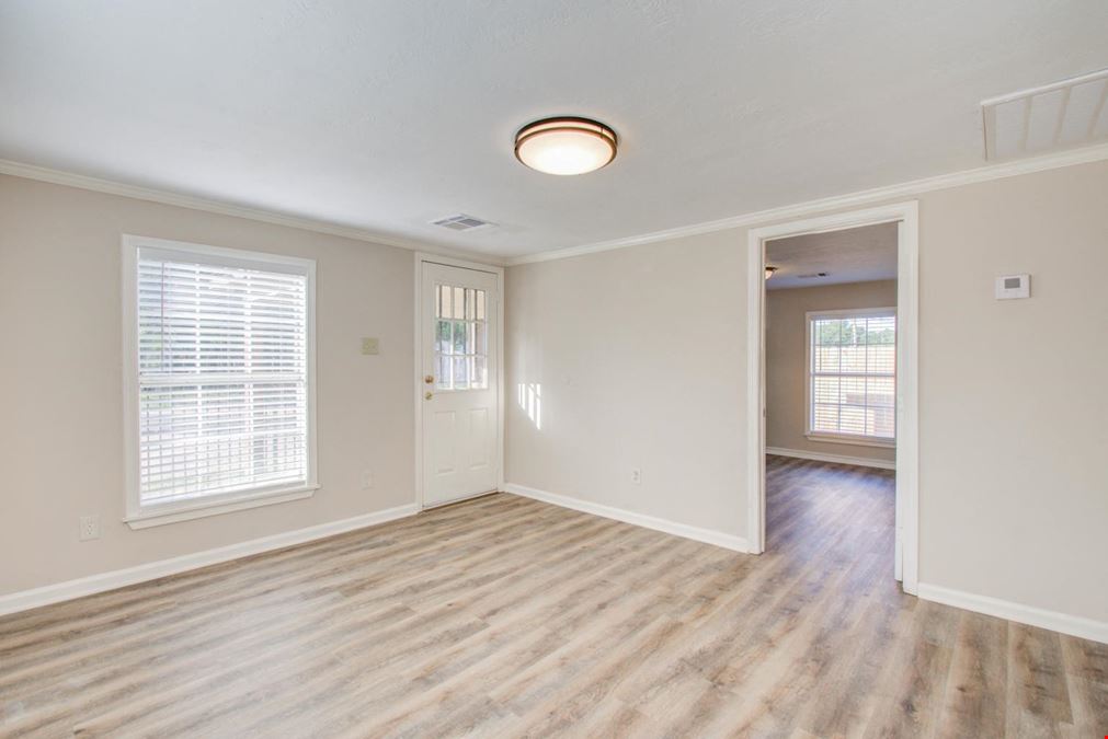 1051 W Little York Rd, Houston, TX 77091