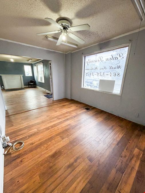 1303 Laurens Rd
