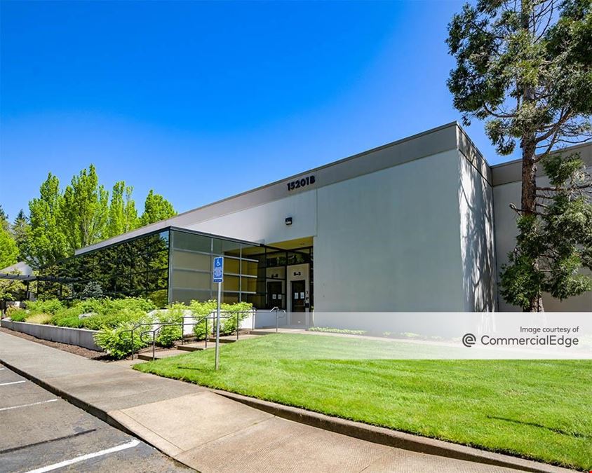 Cornell Oaks Corporate Center - Ridgeview