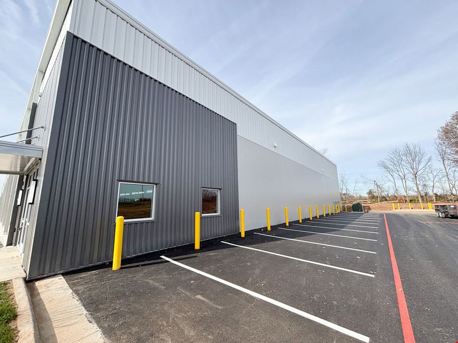 26,060 to 52,120 SF Industrial for Lease