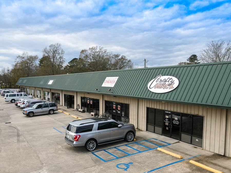 Retail Suites in St. Amant Shopping Center