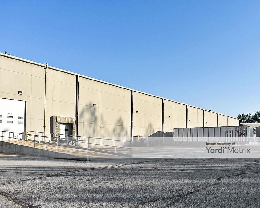Gravois Bluffs Plaza - Commerce Center II