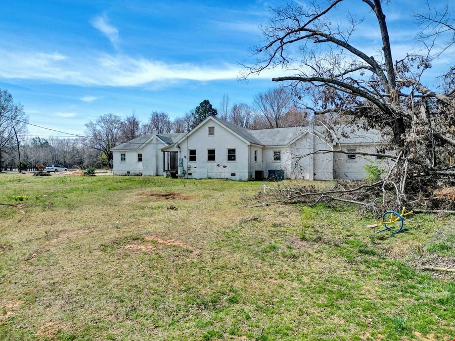 12117 Highway 221