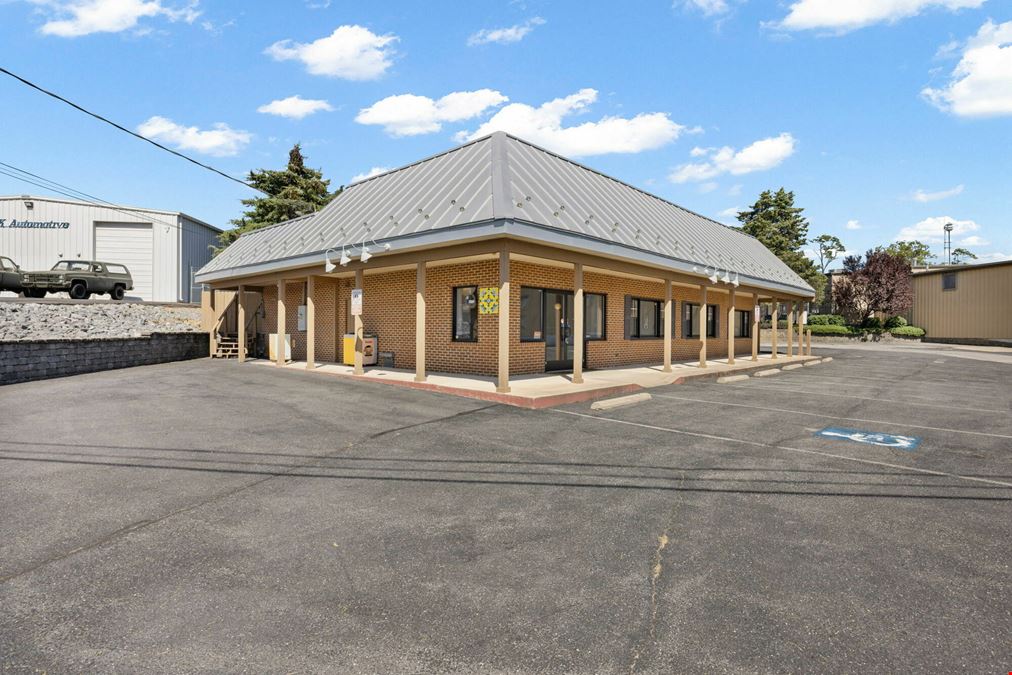 RETAIL BUILDING WITH DRIVE-THRU ON BUSY CORRIDOR