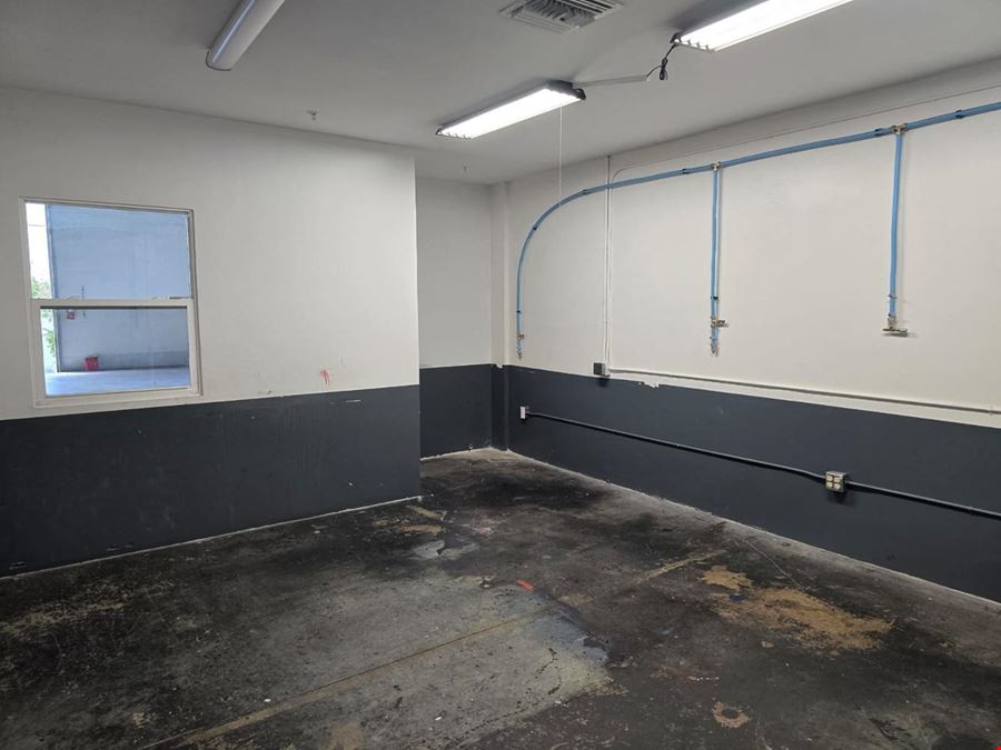 Immediate Occupancy For Lease 2,500SQFT Off/W