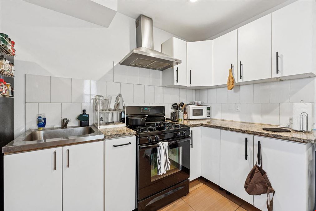 1,872 SF Multifamily | Bella Vista | Seller Ready to Deal!
