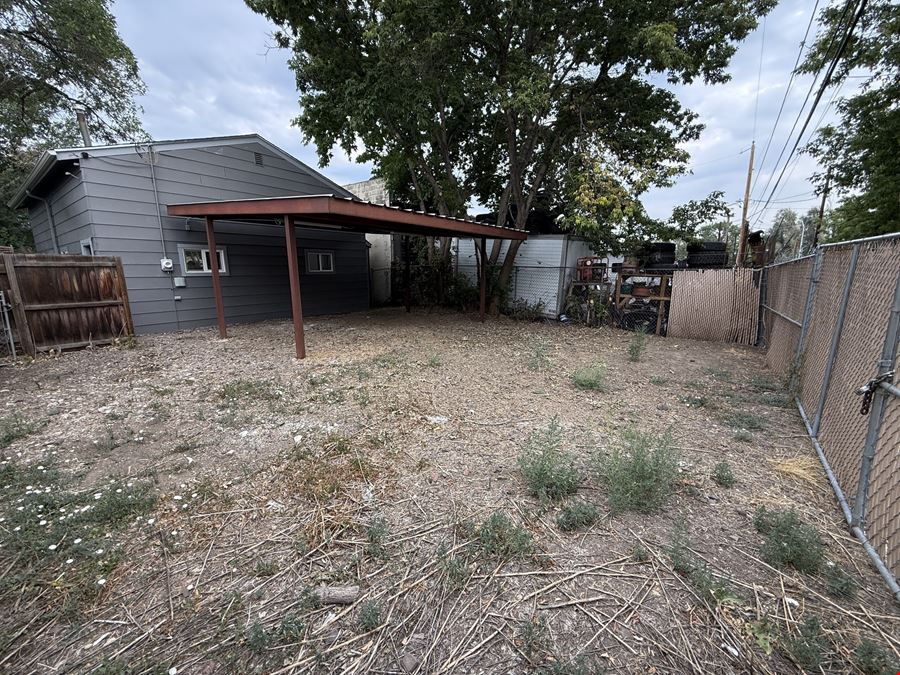 Rare Free Standing Bldg with Fenced Yard