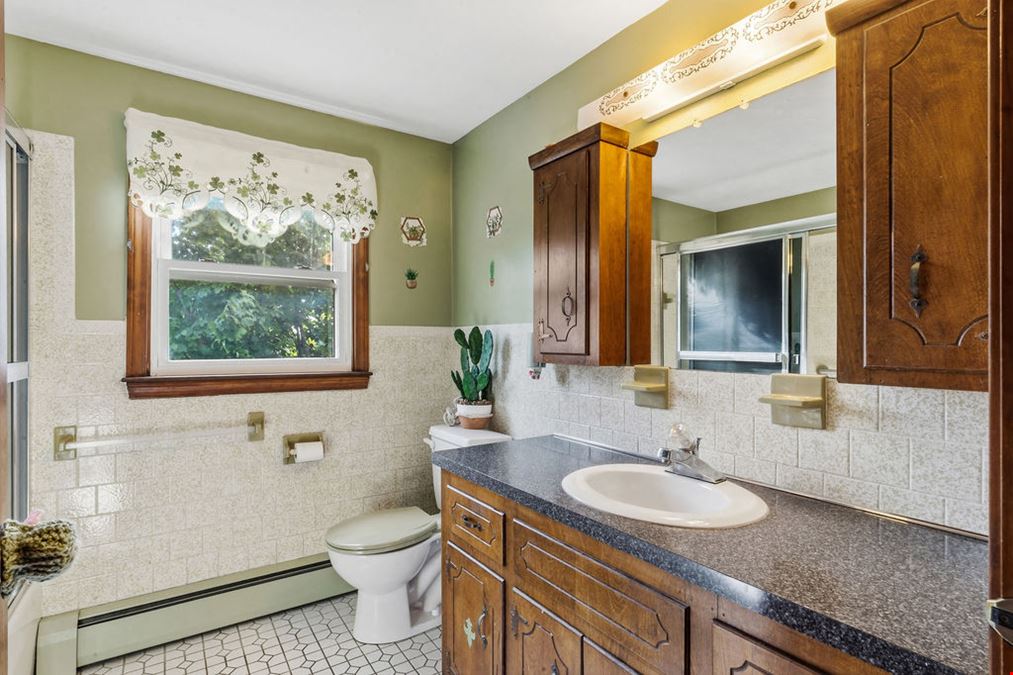 7 Charlotte Drive Bristol, RI 02809