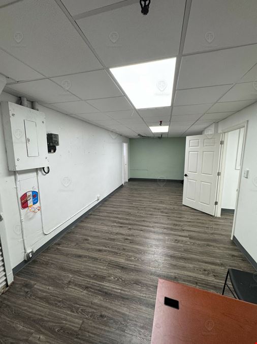 1,000 SF | 1959 Webster Avenue | Prime Retail/Office Space with Glass Frontage for Lease