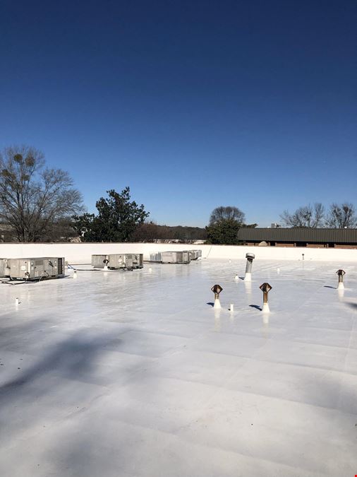 South Dekalb Professional Building | Medical Office | ± 17,500 SF