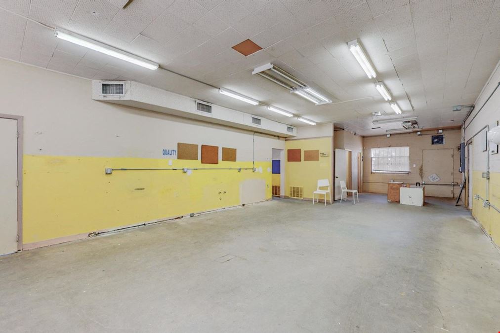 Open Flex Space in Nob Hill with Yard