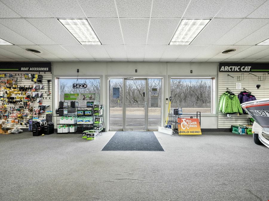 Turn key boat and ATV repair shop is ready for new ownership!