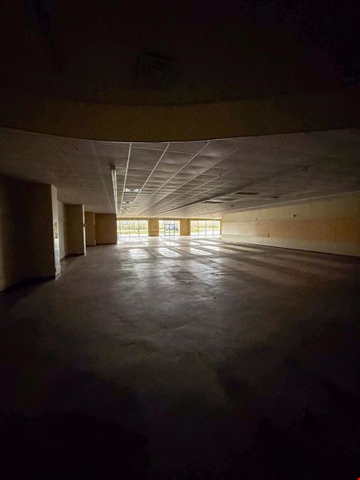 Retail Warehouse for Sale or Lease