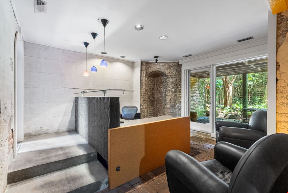 216 E. Gaston Street, Garden Level
