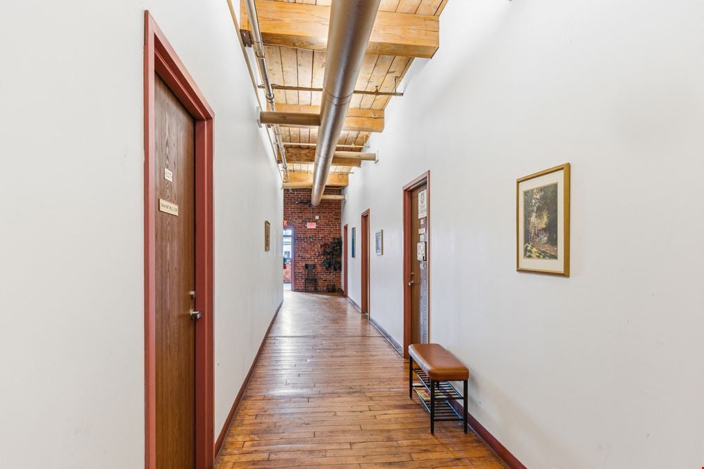103 Roxbury St