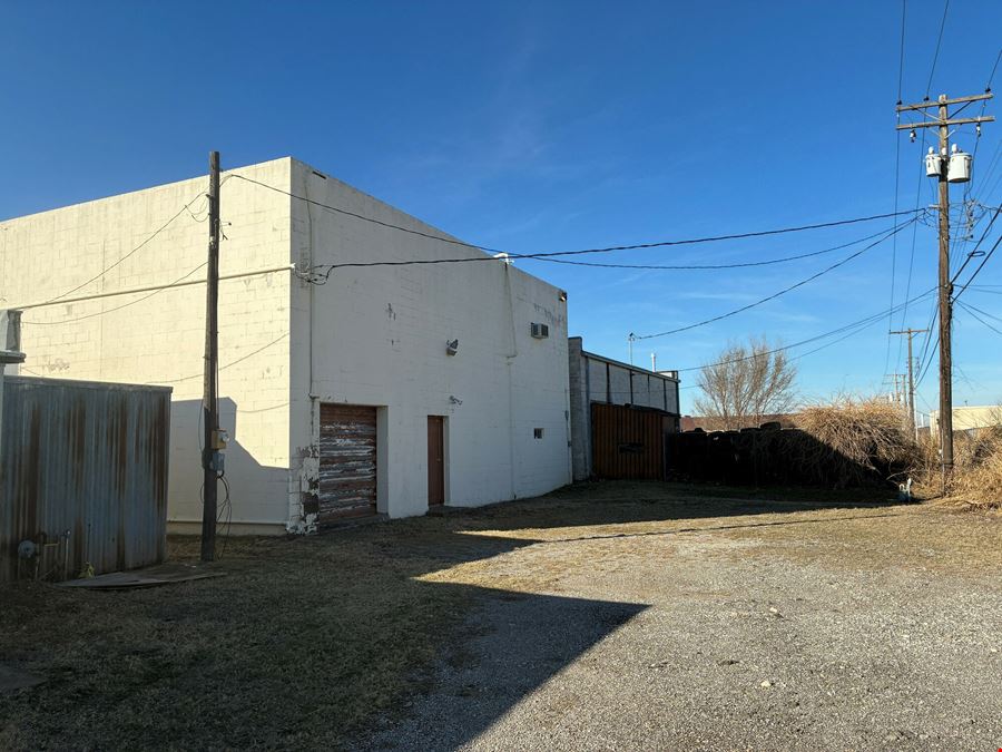 313 NE 36th St