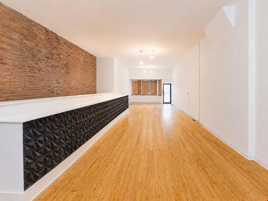 8714 S. Commercial Ave.