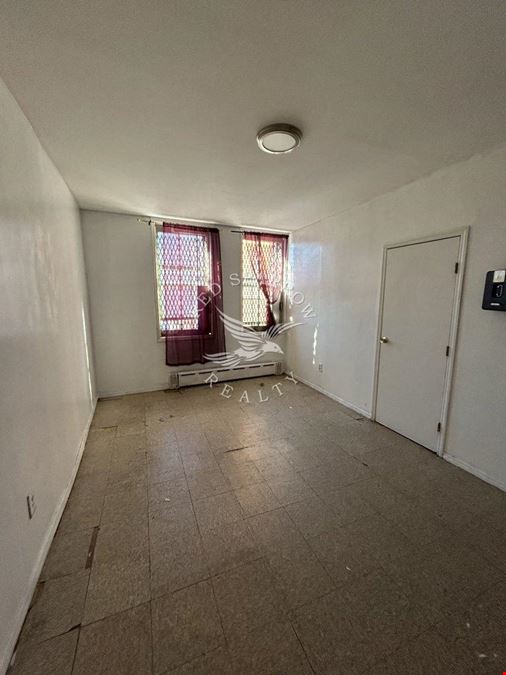 230 E 144th St