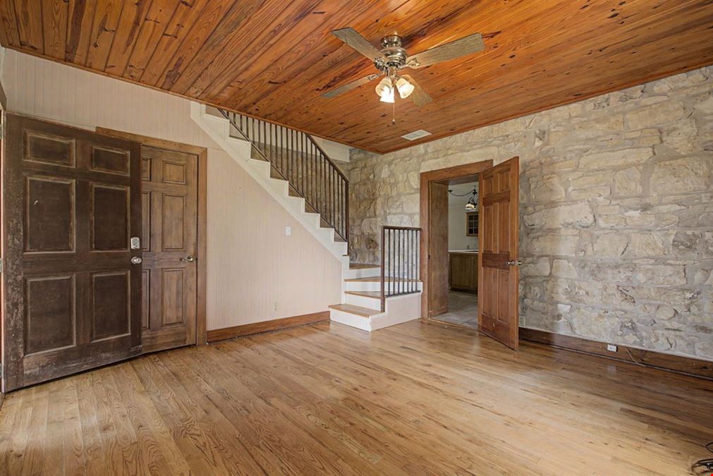 5709 & 5711 Ranch Road 965